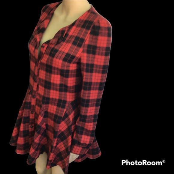 Button down plaid top - Picture 2 of 12